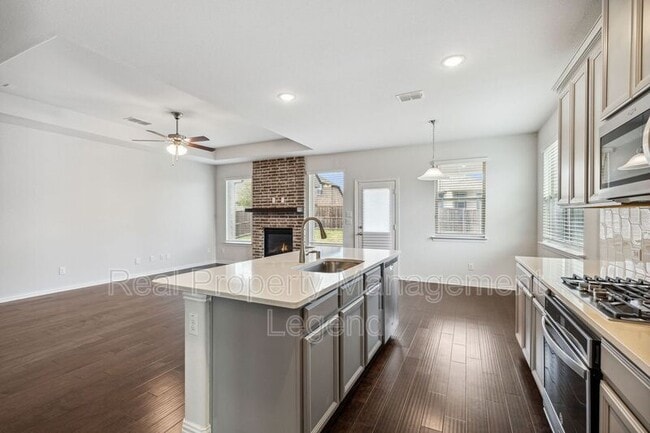 Building Photo - 1833 Meadow Trail Ln