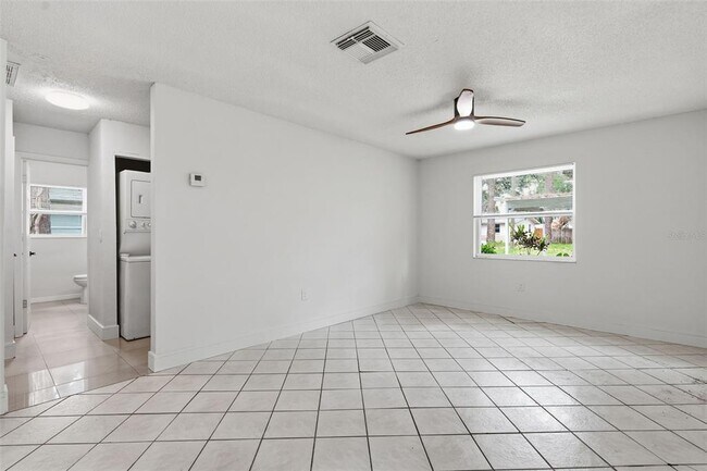 Building Photo - 7133 Pinewood Dr