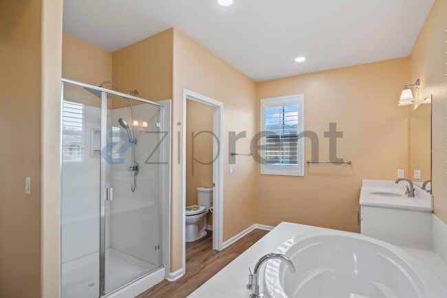 Building Photo - 1210 Coyote Creek Way