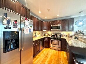 Building Photo - 48 Chelmsford St