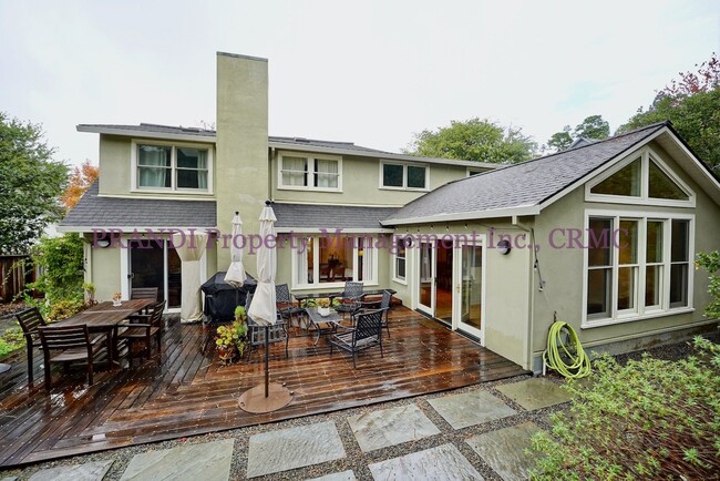 Building Photo - COMING SOON! Spacious Corte Madera Home, B...