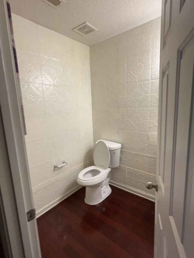 Building Photo - 5BR 2.5BA w/ Fenced Yard • Loft in Raleigh