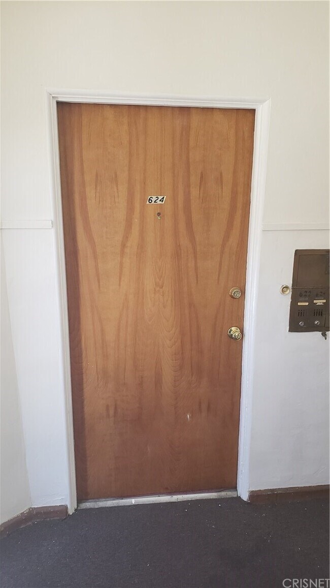 Building Photo - 622 Naranja Dr