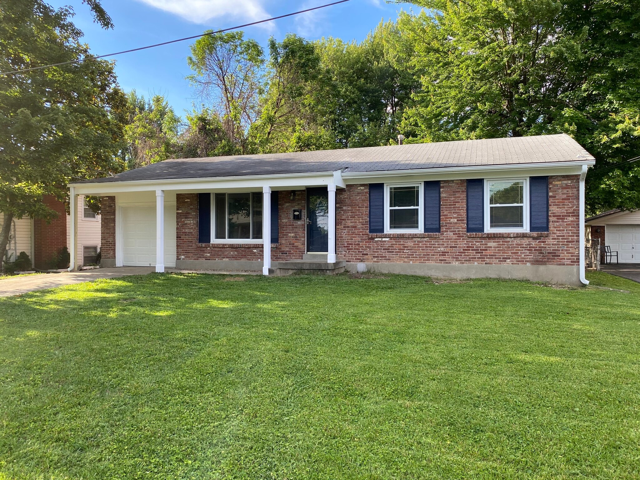 Building Photo - 8003 Broadfern Dr