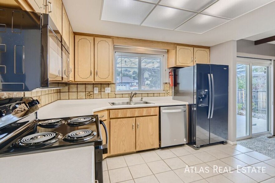 Building Photo - 2306 Zane Pl