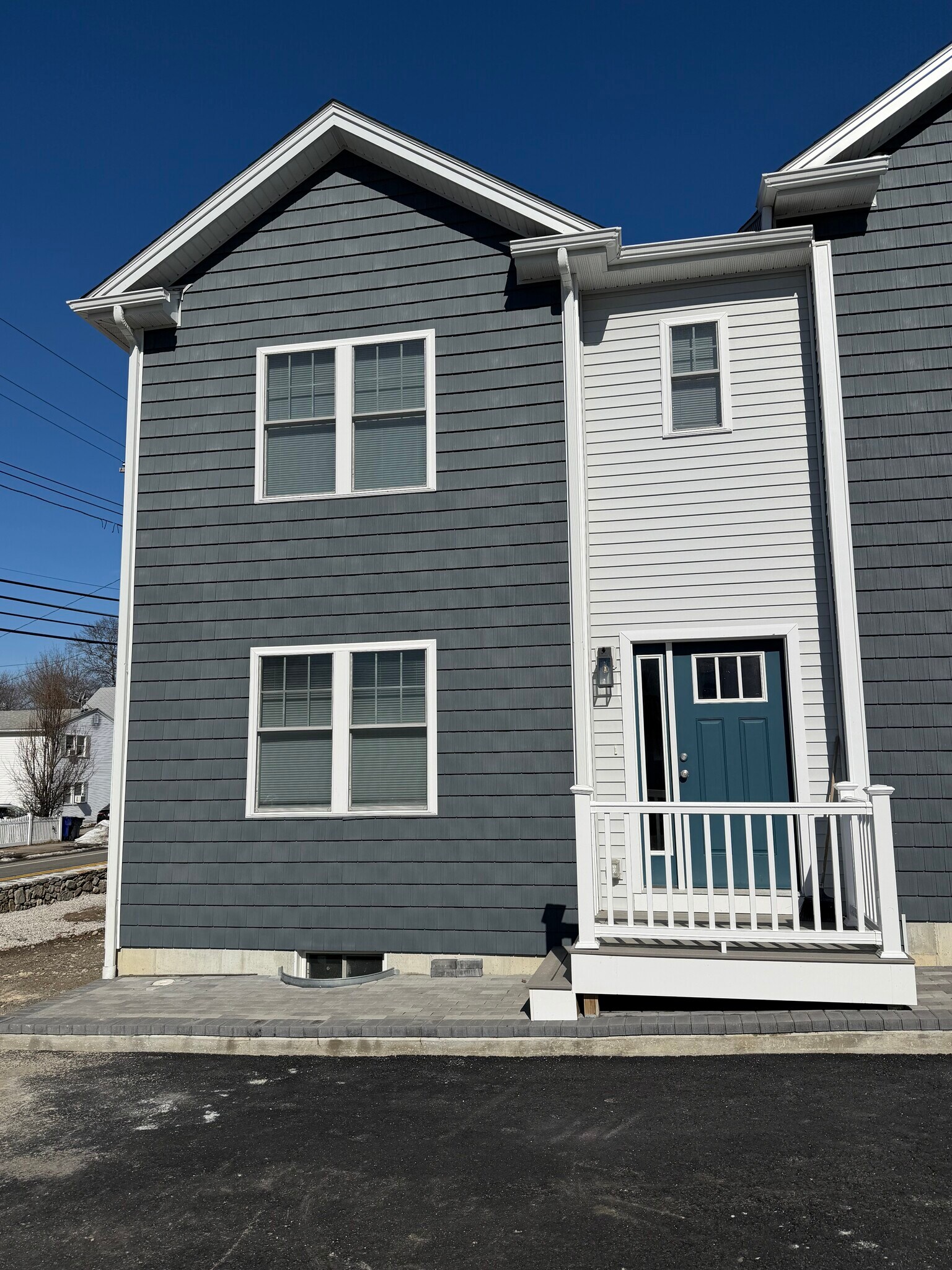 Building Photo - 93 Waterman Ave