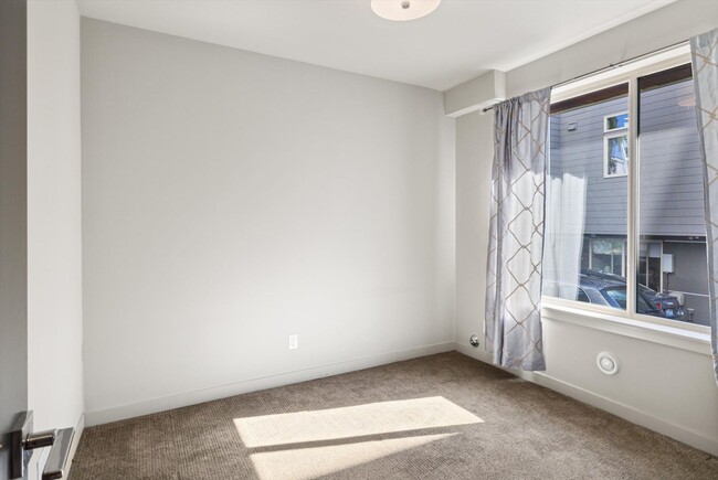 Building Photo - LUXURY MAGNOLIA 3 BED TOWNHOME FOR RENT W ...