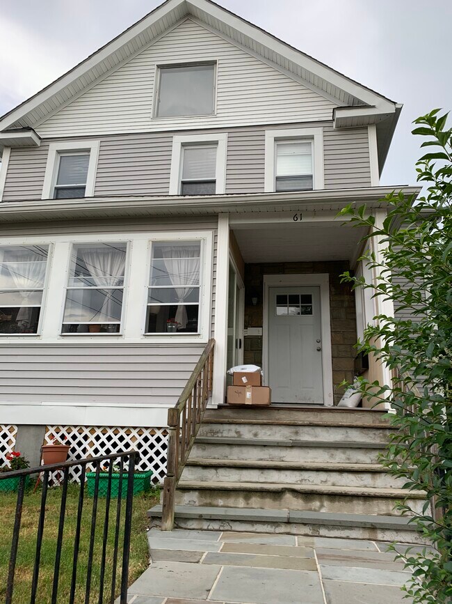 Primary Photo - 61 W Center St