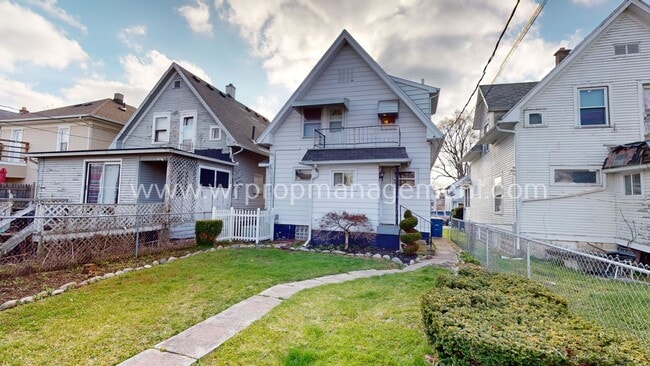 Building Photo - 3 Bedroom 1 Bathroom Home for Rent Near Gl...