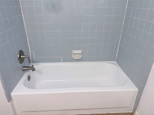 Building Photo - 6430 Garden Canyon Dr