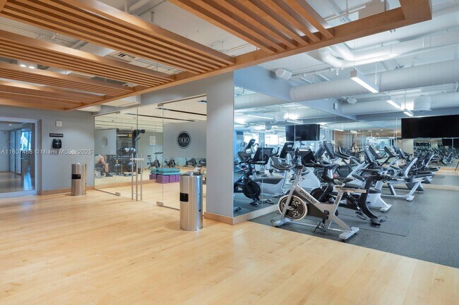 Building Photo - 900 Biscayne Blvd