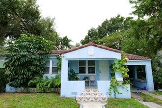 Building Photo - 530 NW 46th St
