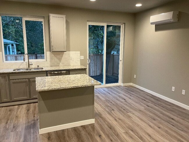 Building Photo - 6932 Liberty Ln