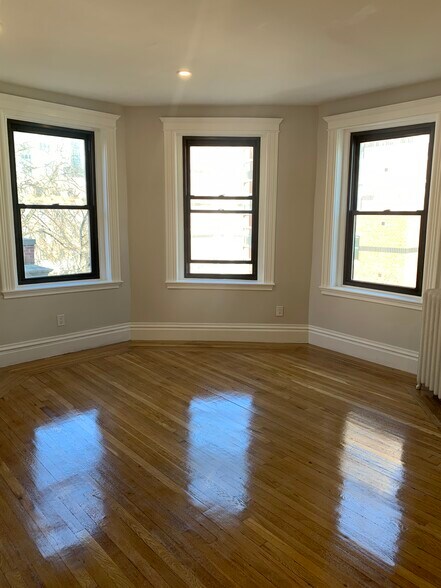 Building Photo - 107 Jersey St