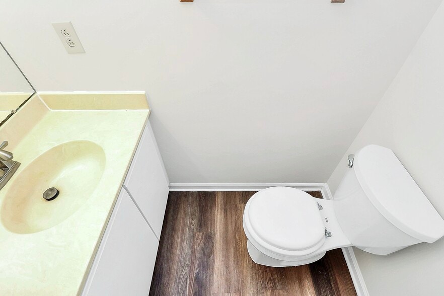 Half Bathroom - 7737 Batavia Ln