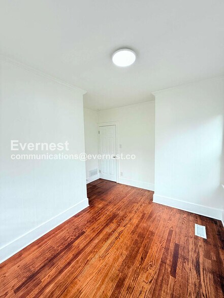 Building Photo - 2651 Calvert Ave