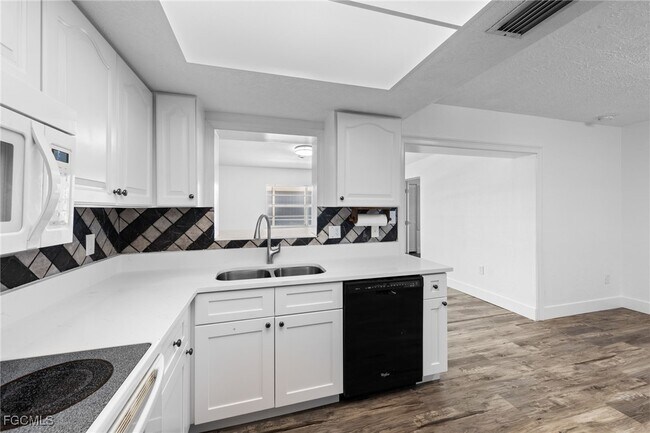 Building Photo - 2981 Ribbon Ct