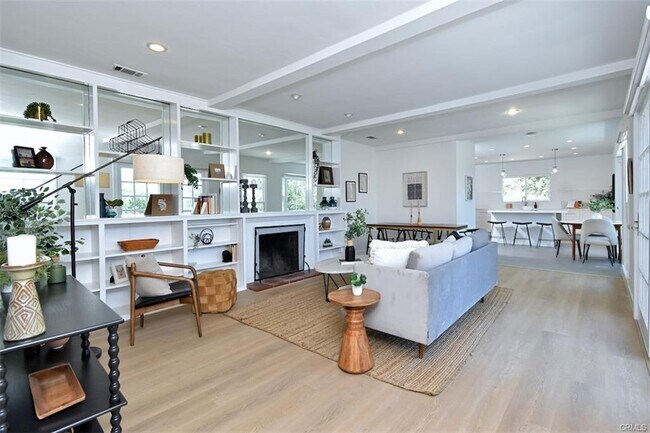 Building Photo - 3753 Berry Dr