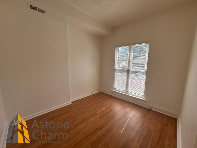 Building Photo - 1303 N Milton Ave