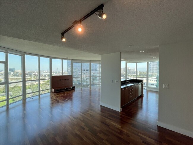 Building Photo - 3131 Michelson Dr