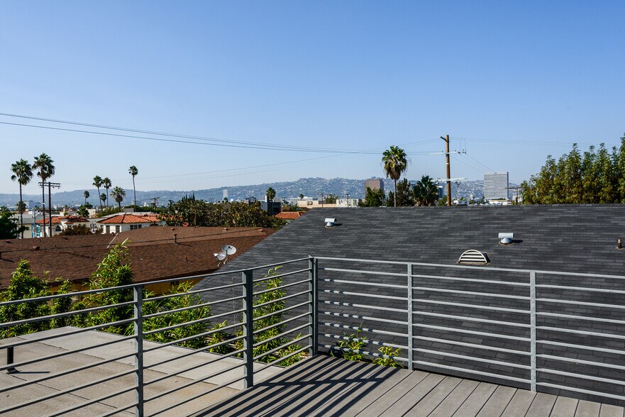 Building Photo - 1513 S Orange Grove Ave