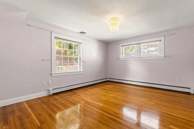 Building Photo - 334 Mystic St