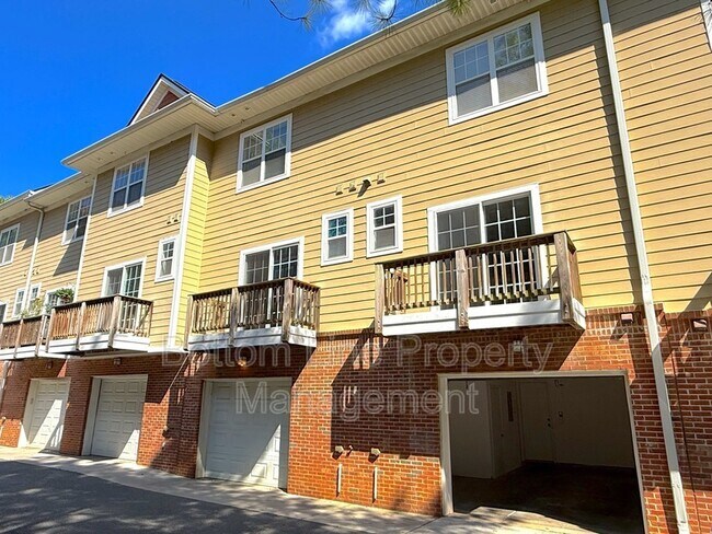 Building Photo - 1131 Ilana Ct