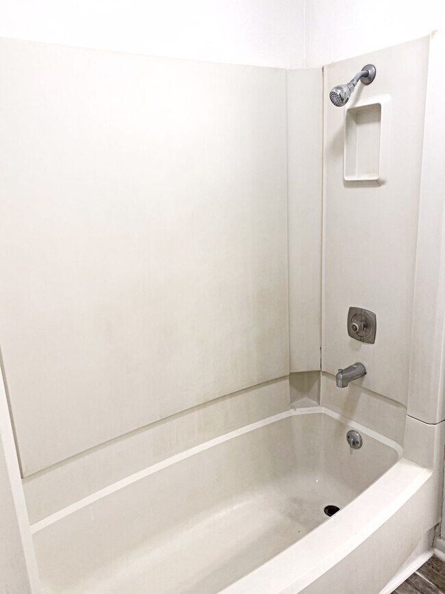 Building Photo - 2700 N 16th St