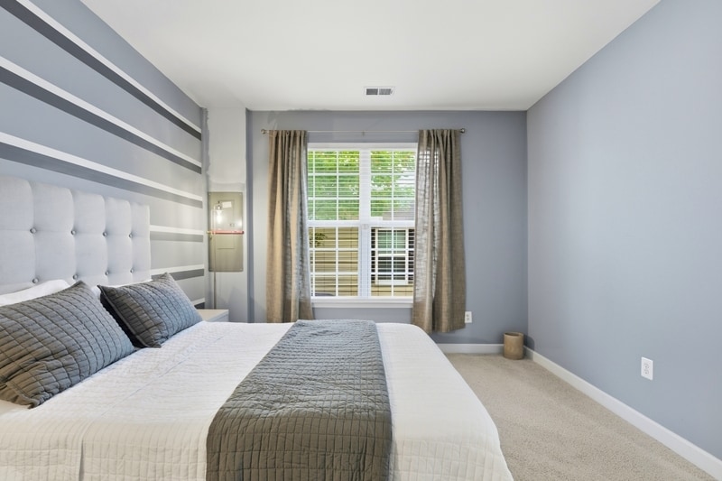 Building Photo - 613 Spectator Ave