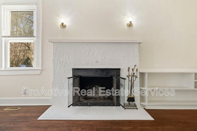 Building Photo - 1018 Wolcott Ave