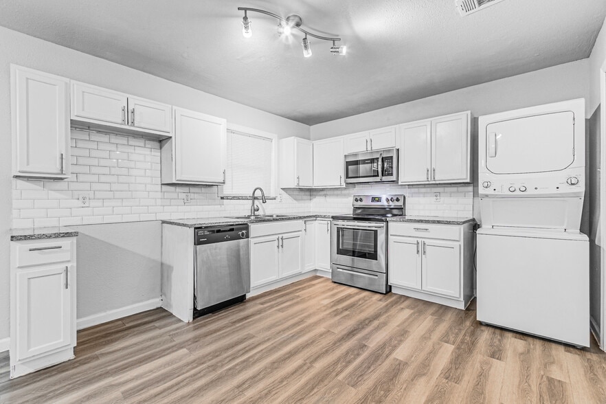 Primary Photo - 1828 Baxley Dr