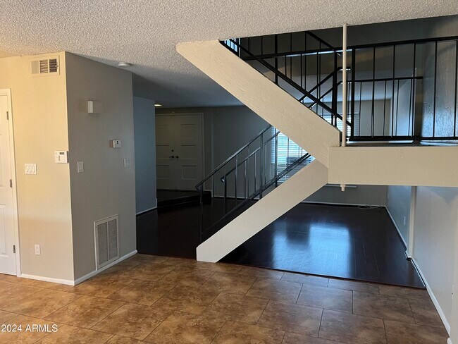 Building Photo - 8381 E Indian School Rd