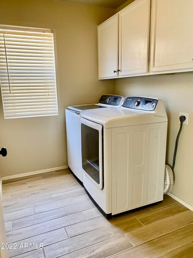 Building Photo - 3551 S Larkspur Way