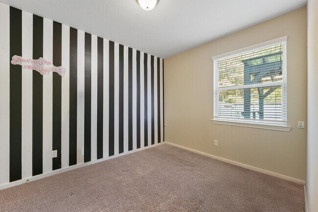 Building Photo - 130 Biltmore Loop