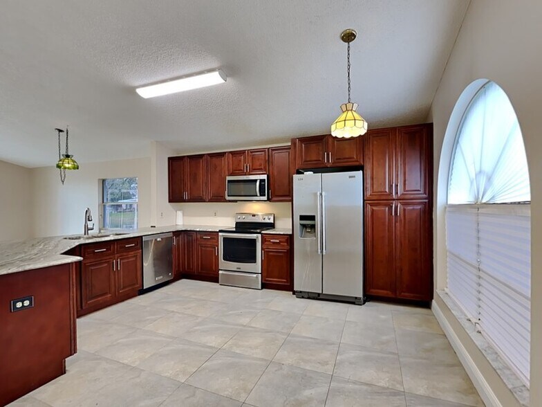 Building Photo - 276 Frances Ave