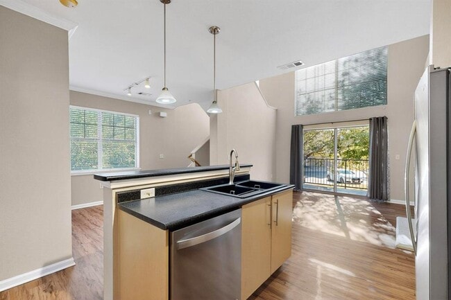 Building Photo - 11203 Ranch to Market Rd 2222