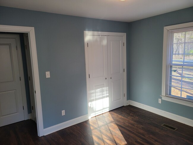 Building Photo - 3 bedroom, 2 bath home - Burgaw