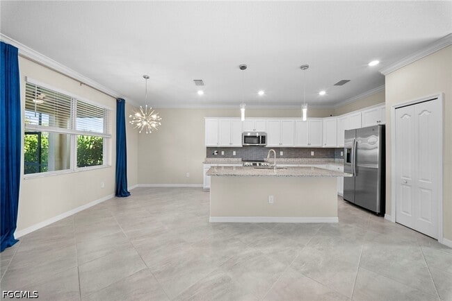 Building Photo - 3697 E Hampton Cir