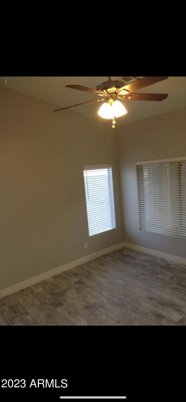 Building Photo - 2816 E Villa Theresa Dr