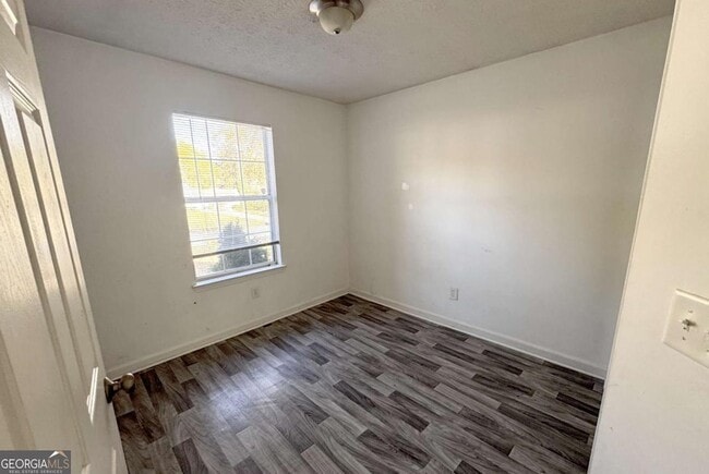 Building Photo - 2119 Briar Glen Ln SW