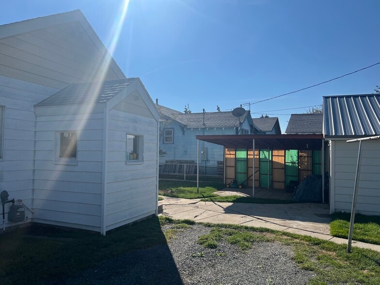 Building Photo - 3133 Paxson Ave