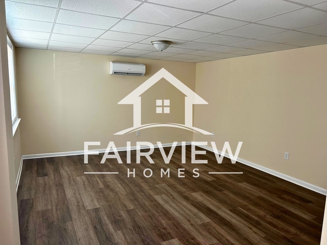 Building Photo - 150 Loch Ln