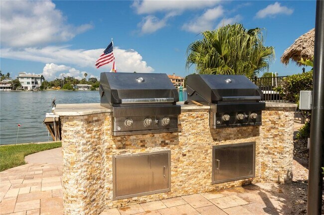 Building Photo - 700 Island Way