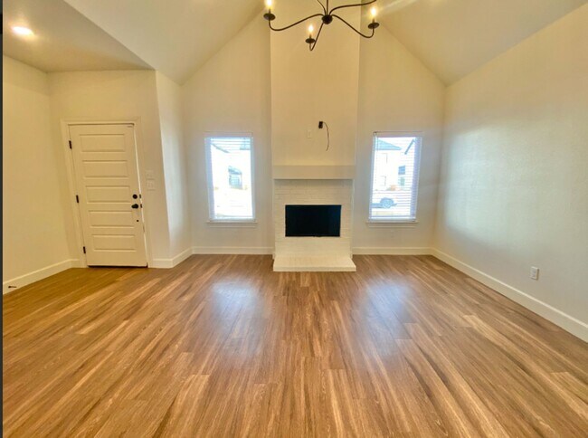 Building Photo - Now PRE- LEASING for a July move in - $300 off first month's rent.