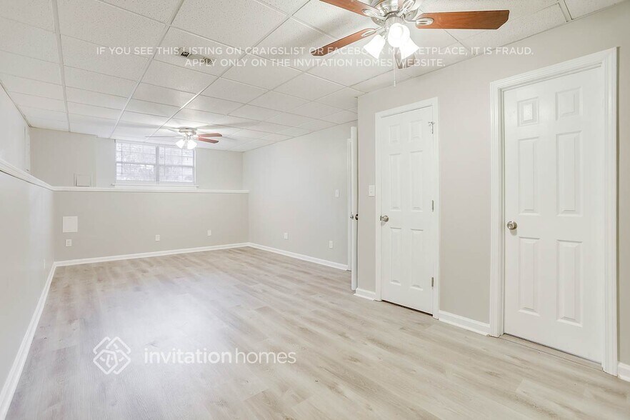 Building Photo - 134 Collins Way