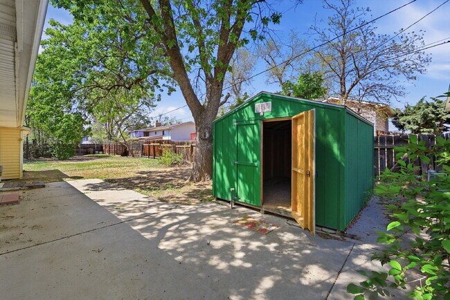 Building Photo - $1,990.95- 3 bed/1 bath Home in Berthoud with a large backyard
