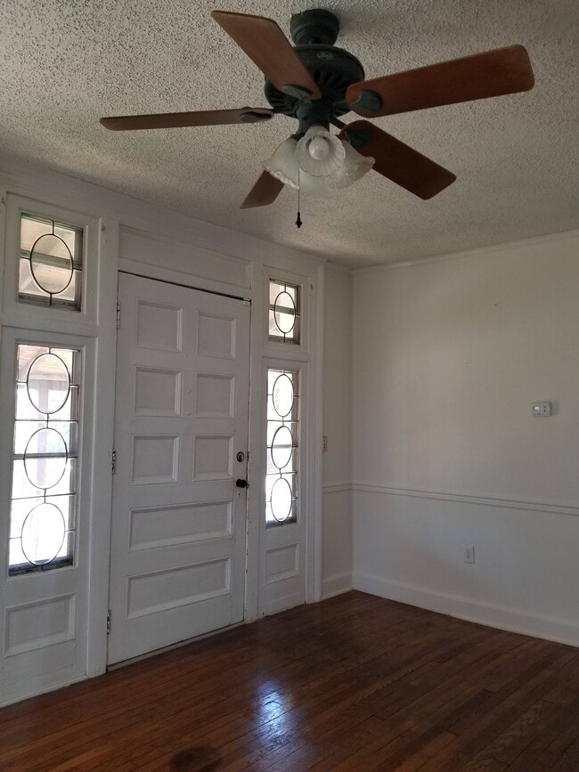 Building Photo - 424 Peach St