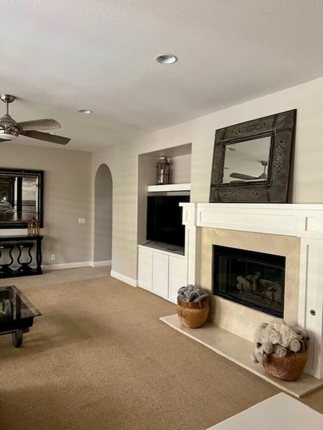 Building Photo - Beautiful, Expansive Paseo Del Sol Pool Home for Rent