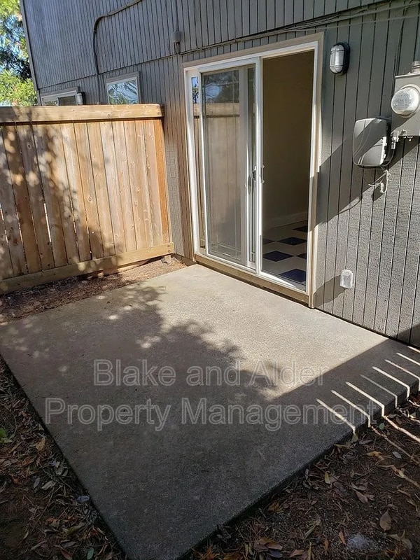 Building Photo - 4103 NE Killingsworth St