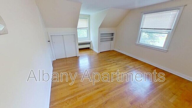 Building Photo - 225 S Allen St